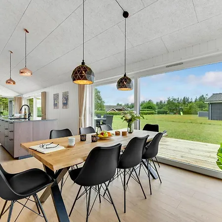 Holiday home 4 Bedroom Beautiful In