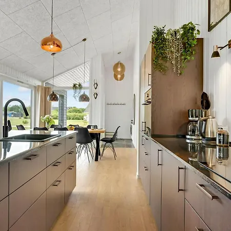 4 Bedroom Beautiful In *