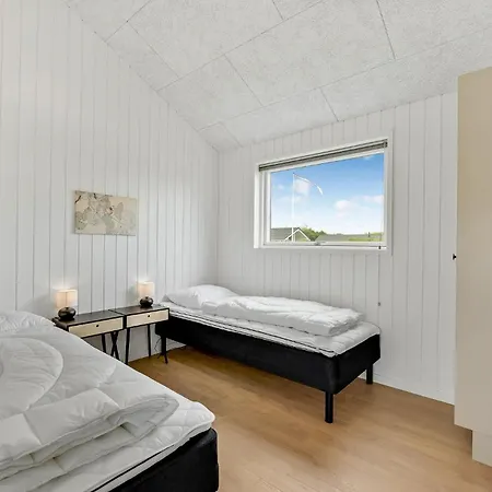4 Bedroom Beautiful In Hemmet
