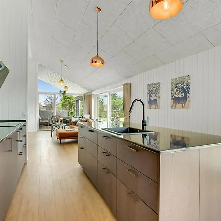4 Bedroom Beautiful In Hemmet