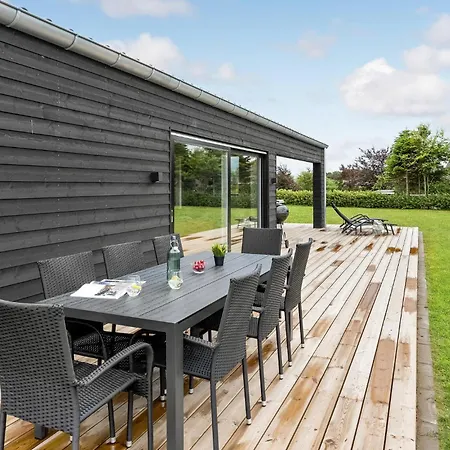 4 Bedroom Beautiful In