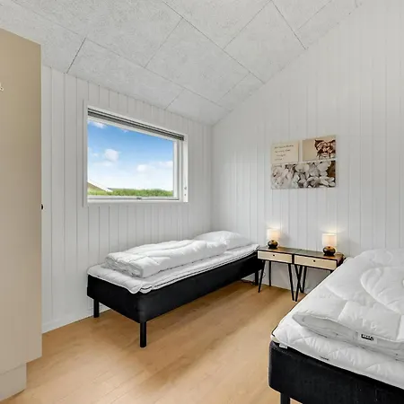 4 Bedroom Beautiful In *