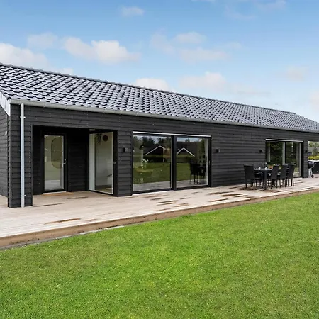 Holiday home 4 Bedroom Beautiful In *
