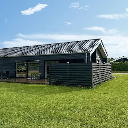 Prázdninový dům 4 Bedroom Beautiful In *