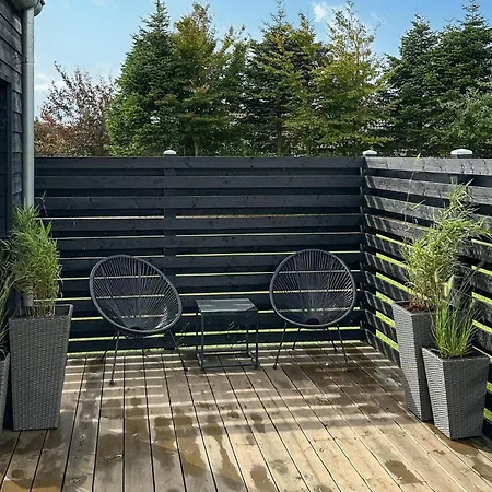 4 Bedroom Beautiful In Prázdninový dům *